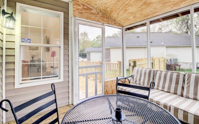 Peaceful Savannah Home - 11 Mi to Beaches!
