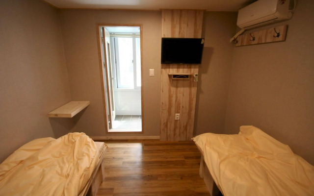 Grape Garden House - Hostel