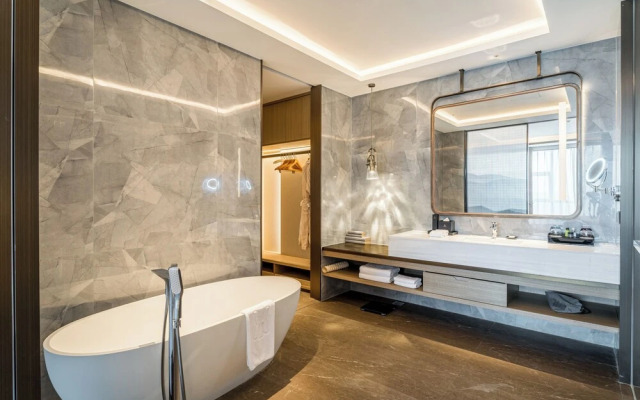 Grand Honor Hotel