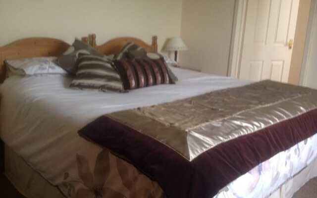 Cadwgan House Hotel
