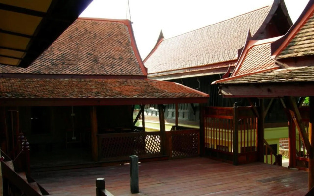 Luang Chumni Village