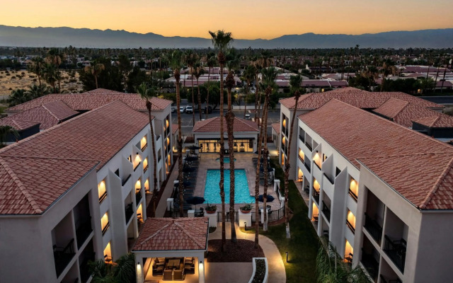 Courtyard By Marriott Palm Springs