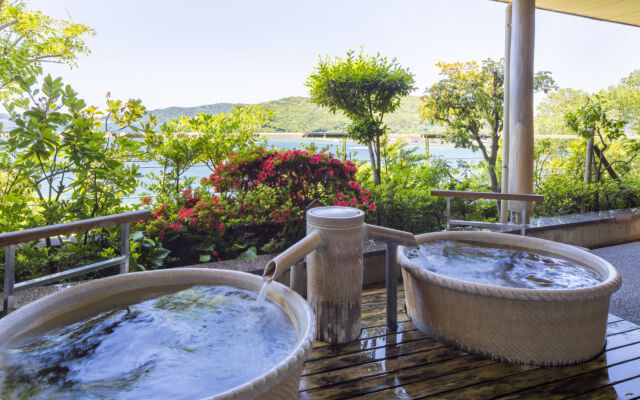 Toba Seaside Hotel