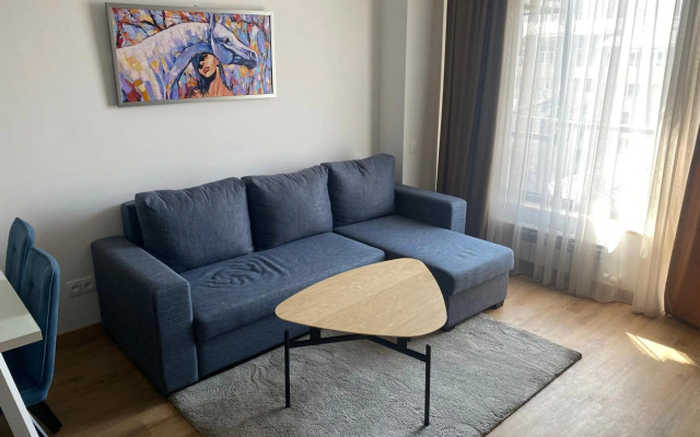 Luxury flat in 100 meters from republic square.