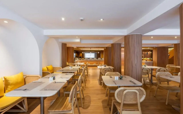 Arck Hotel