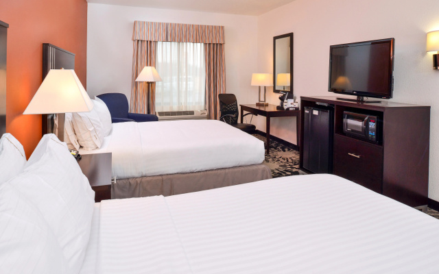 Holiday Inn Express & Suites Greenfield by IHG