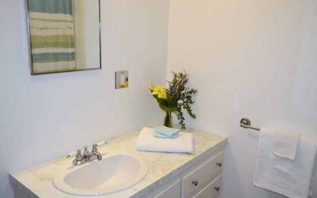 Still Point Lodge & Cottages