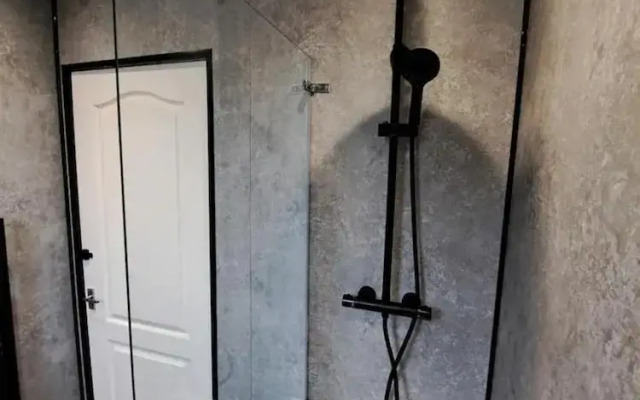 Renfrew Apartment Near Glasgow Airport