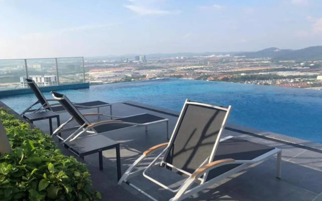 Sky pool 4 star hotel grade stay in i-City