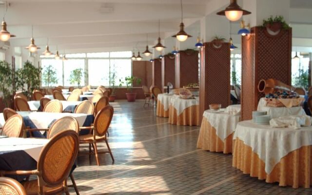 Eden Beach Club
