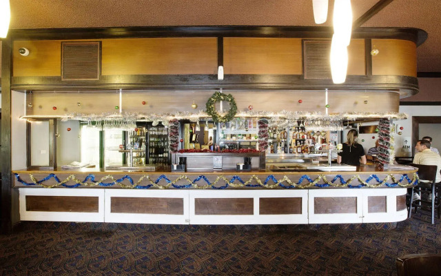 Parkway Hotel