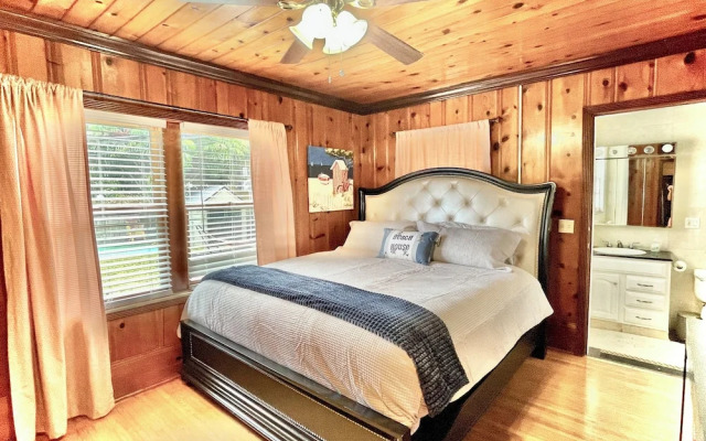 4BR, 4BA House Beach, Entertainment, Nightlife