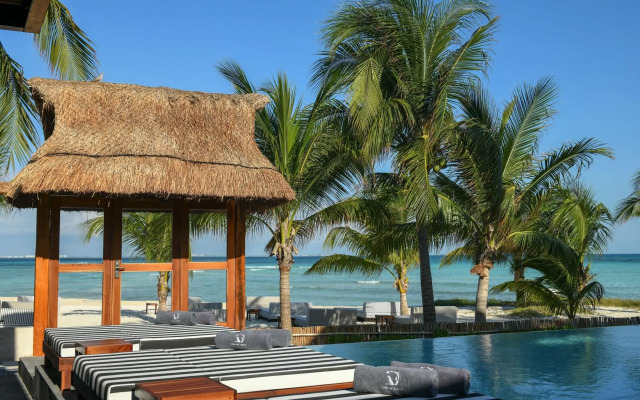 Casa del Jaguar Beach Hotel