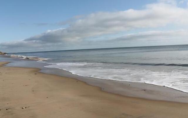 Beaches Youth Hostel