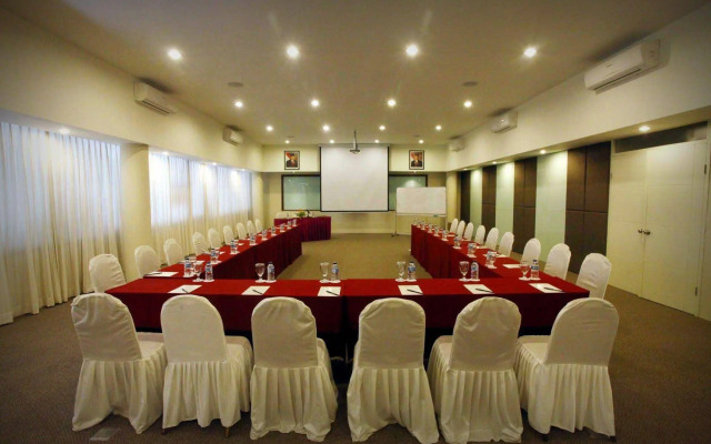 Whiz Residence Darmo Harapan Surabaya