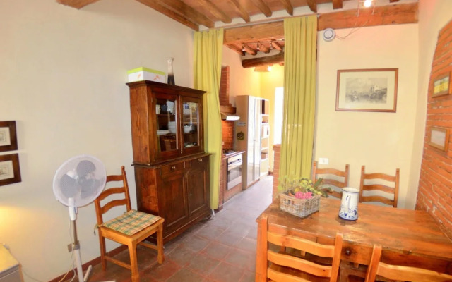 Lucca Central Garden Cottage