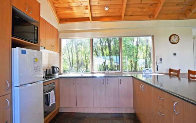 Archies Beachside Abode - Pet Friendly (Outside Only)