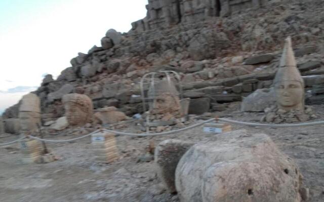 Nemrut Dağı Işik Pansi̇on