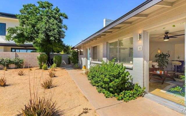 Citrus Blossom 1BR Condo with Pool