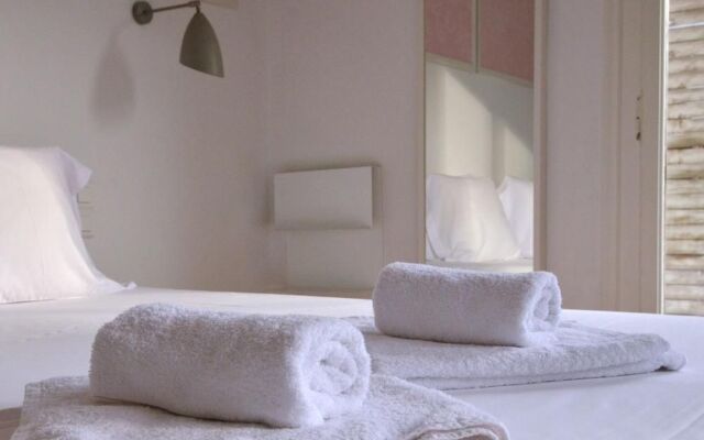 Thiseio a vintage apartment