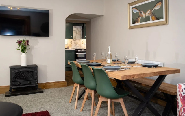 Watermouth Castle, Rhododendron Apartment