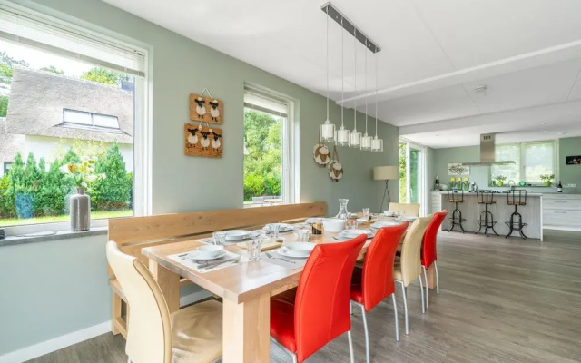 Spacious and Bright 10-person Holiday Villa