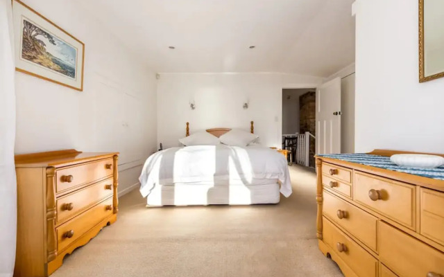 3 Bedroom Family Home With Harbour Views in Westmere