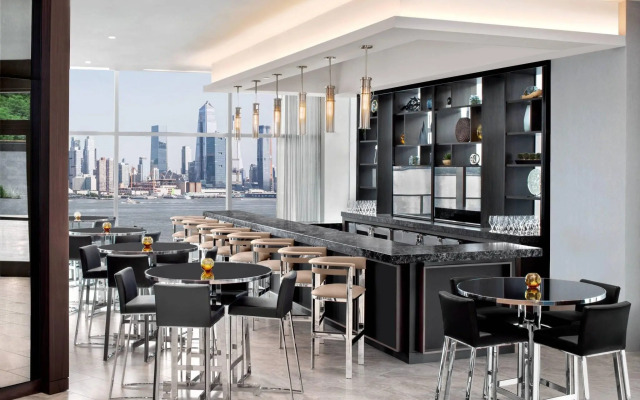 Envue, Autograph Collection