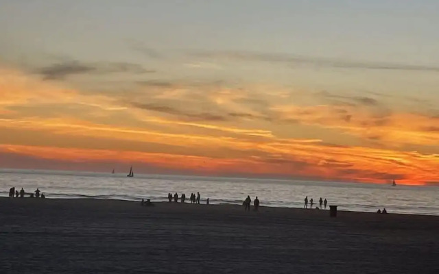 12B Venice Beach Access Stay