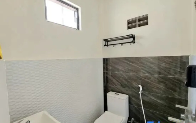 Yustien Homestay Jogja 3 Bedroom - Entire House – Bathroom – Yogyakarta