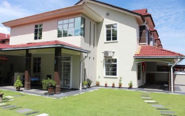 Bukit Indah Guesthouse