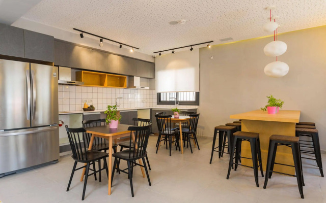 Stay Inn Hostel