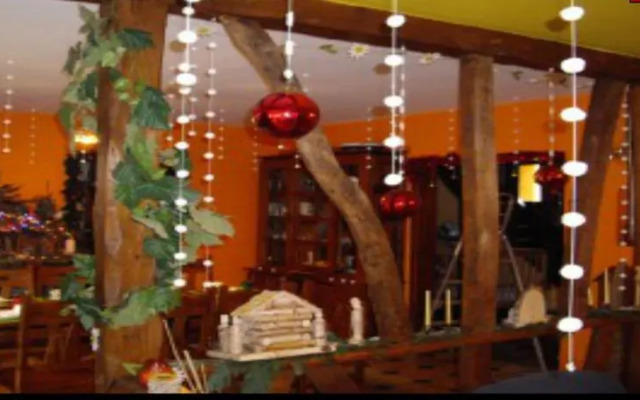 La Maison Aux Fleurs