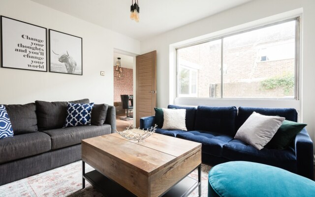 The Jericho Terrace House - 2BD + Parking
