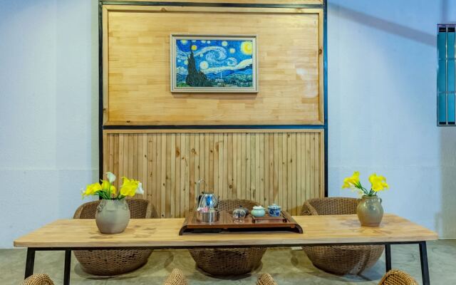 Crystal Taro Inn Dali