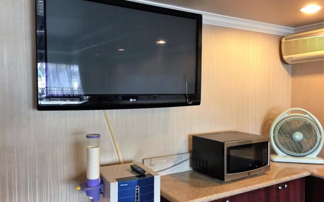 Hometel Suites