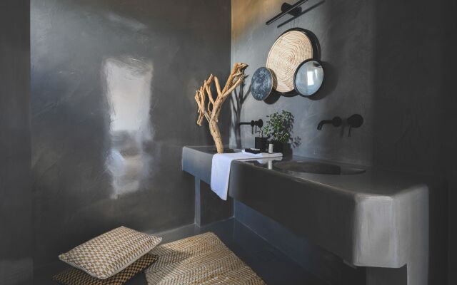 Santolia Art Suites