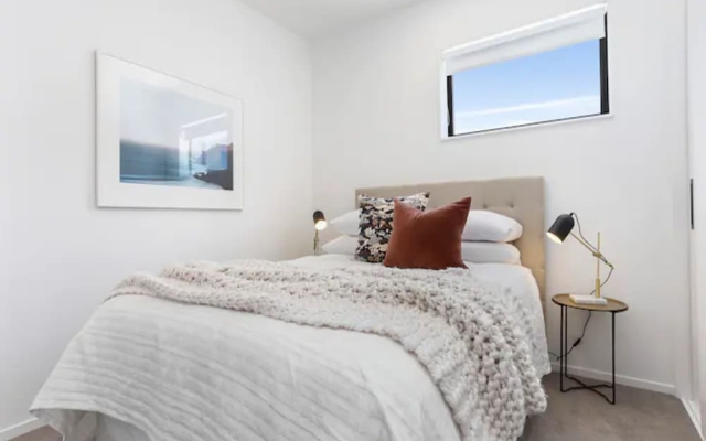 Stunning Modern Two Bedroom - Perfect Location!