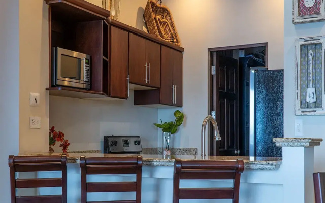 Ocean View Luxury Condo at Flamingo Towers