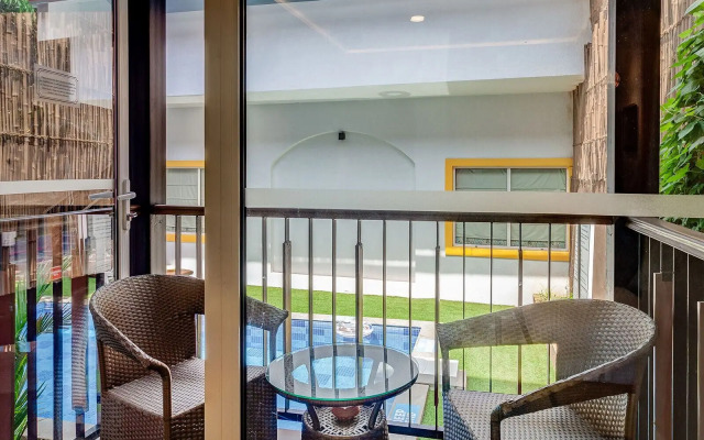 Acron Seaway Resort