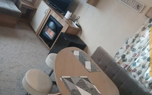 Abi Caravan Sleeps 8 Lyons Winkups Holiday Park