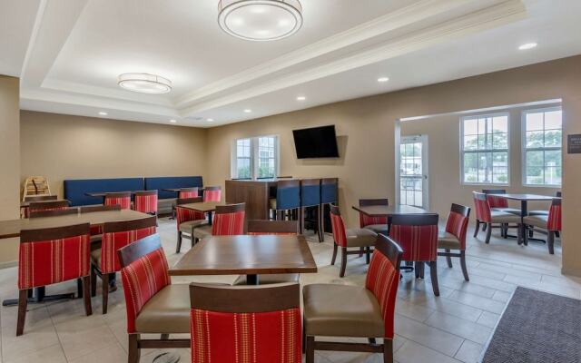 Mainstay Suites Fort Campbell