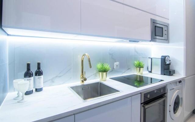 LA PLAZA Luxury Apartment (City Center)