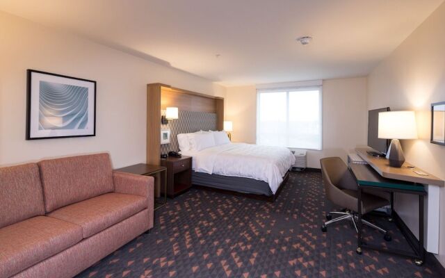 Holiday Inn & Suites Detroit - Troy