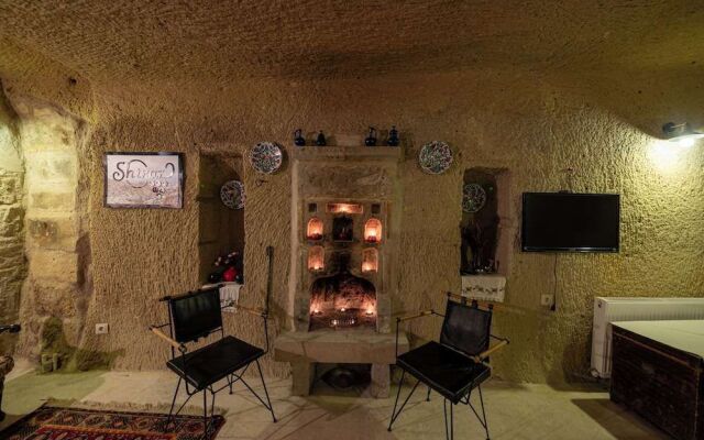 Shiraz Cave Cappadocia