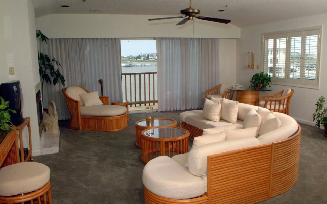 Lighthouse Club Hotel