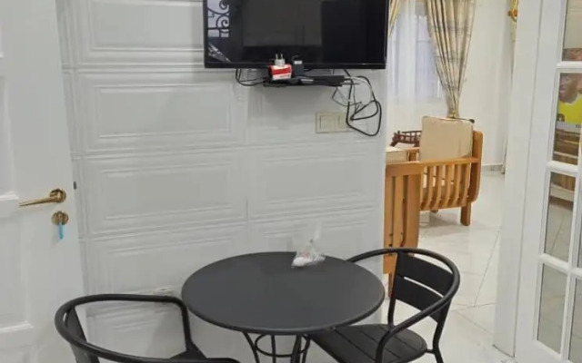 MH - Upper Floor Apart