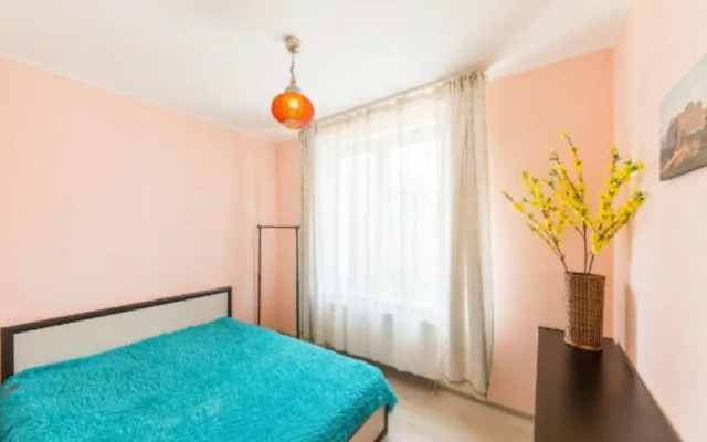 Достоевскинн на улице Кременчугская 11 корпус 1