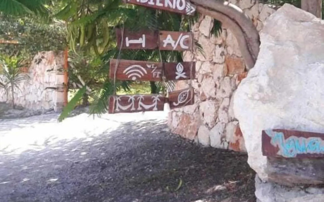 Iguana Rana Cabins Bacalar