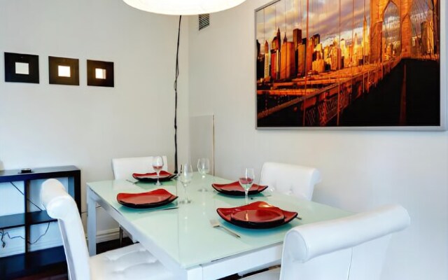 Bleury Furnished Suites by Hometrotting